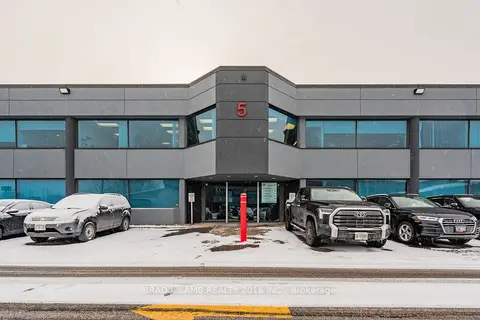 2600 Skymark Avenue 5-201