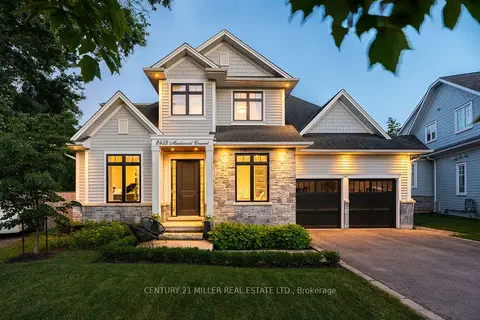 2458 Meadowood Crescent