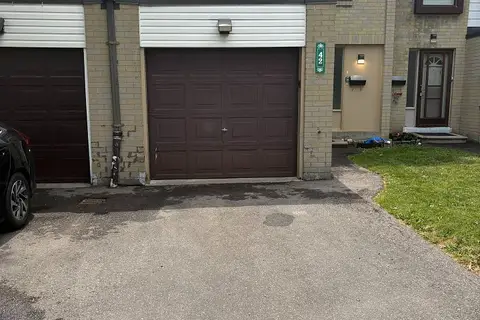42 Fleetwood Crescent