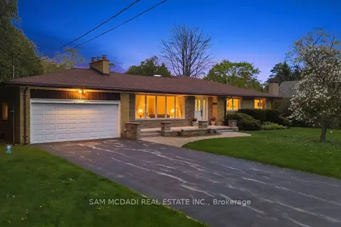 521 Vanessa Crescent