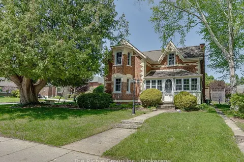 15 Emma Street