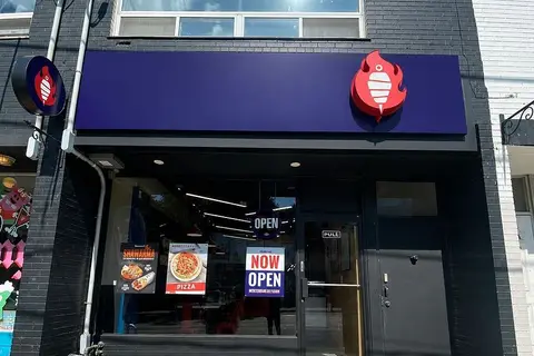 1660 Queen Street W