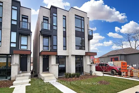 208 McRoberts Avenue W Lower