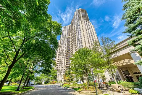 35 Kingsbridge Garden Circle W 3005