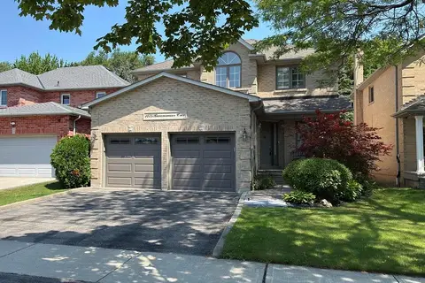 1475 Ravensmoor Crescent