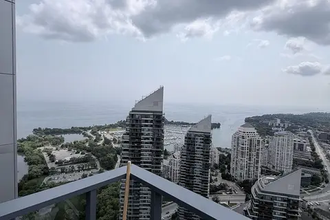 2220 Lakeshore Boulevard PH2