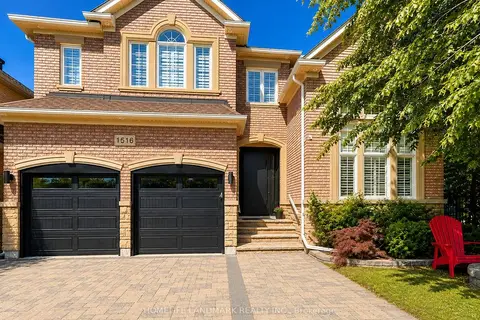 1516 Pinery Crescent