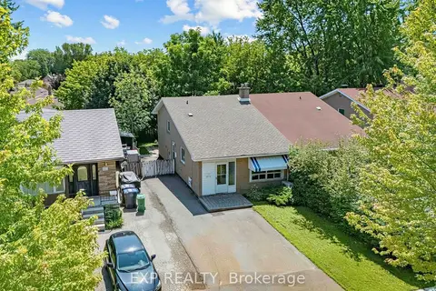 1586 Sandgate Crescent