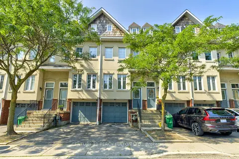 800 Dundas Street W 17