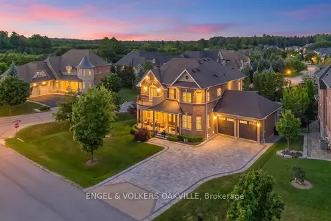 3 Holdroyd Court