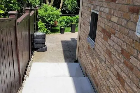 19 Freshspring Drive