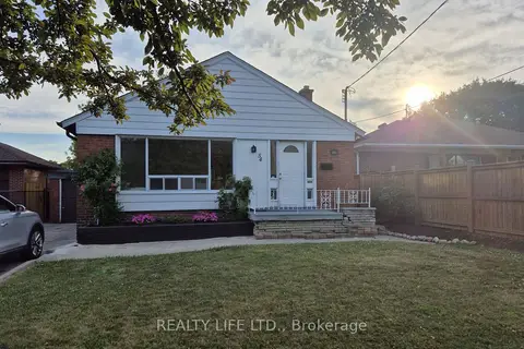 54 Garside Crescent