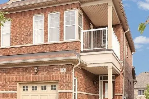 3397 Stoney Crescent