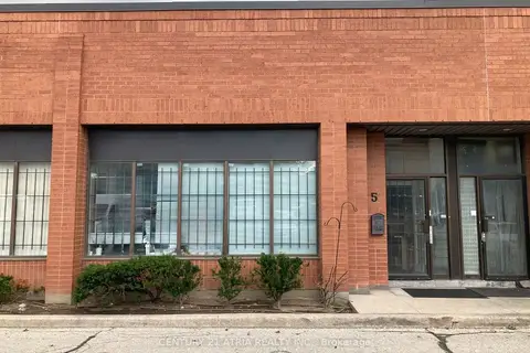40 Kodiak Crescent 5