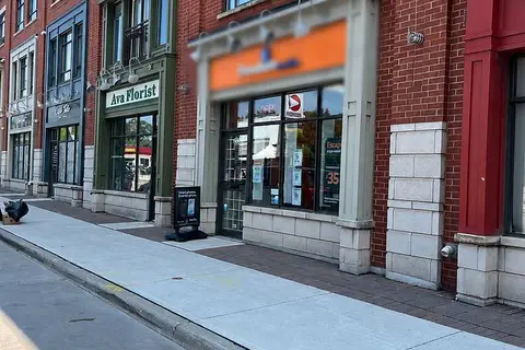147 Lakeshore Road E