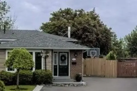 844 Eaglemount Crescent