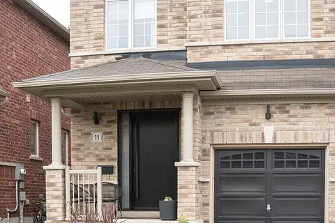 11 Falling Leaf Drive