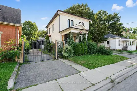 35 Elizabeth Street N