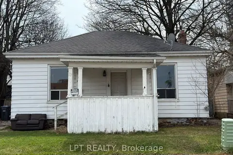 37 Elizabeth Street N