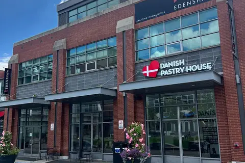 129 Lakeshore Road E Unit F