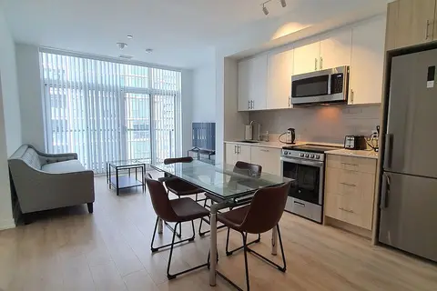 1195 The Queensway 807
