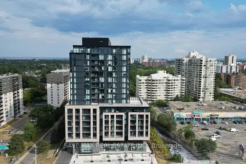 86 Dundas Street E 916