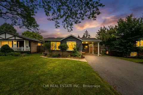 677 Lomond Crescent