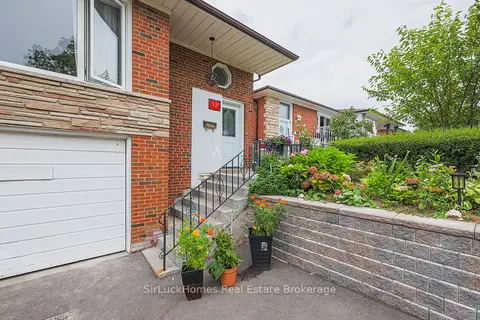 52 Dellbrook Crescent