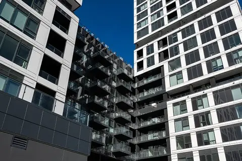 1007 THE QUEENSWAY Avenue 1001