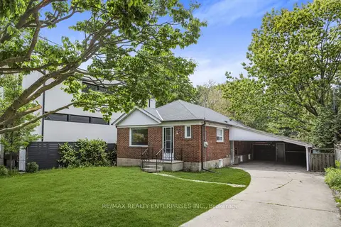 15 Delroy Drive