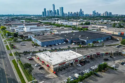777 Dundas Street W