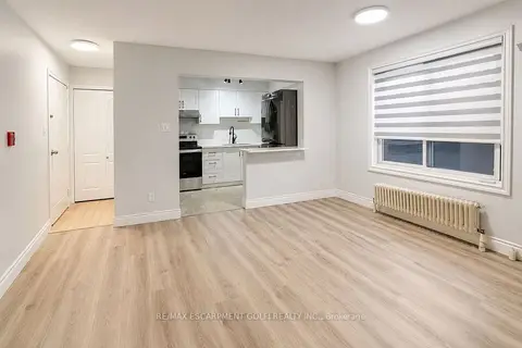 2403 Lakeshore Boulevard W 2