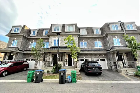 12 Pomarine Way W