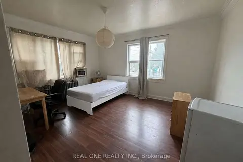 3287 Lake Shore Boulevard W Room2
