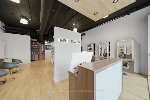 515 Dundas Street W 9