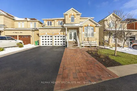 41 Madronna Gardens