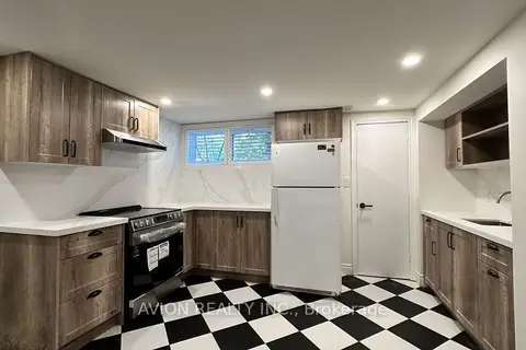 570 Exbury Crescent BSMT