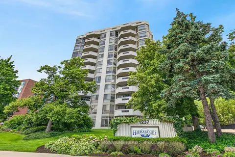 1237 North Shore Boulevard E 405