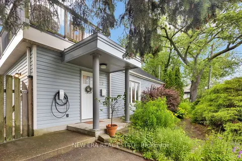 2 Foch Avenue