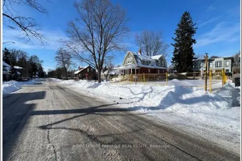 52 Forest Avenue