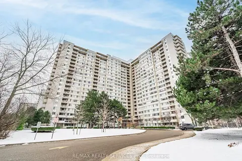 3590 Kaneff Crescent 1108