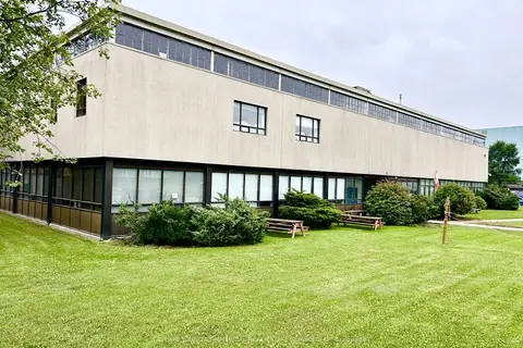 10 Gurney Crescent