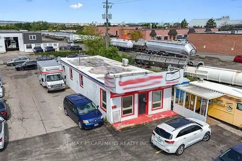 57 Steeles Avenue E