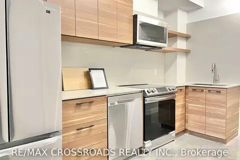 3333 Dundas Street W 1B