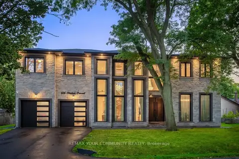 606 Stephens Crescent