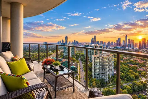 25 Kingsbridge Garden Circle 2709