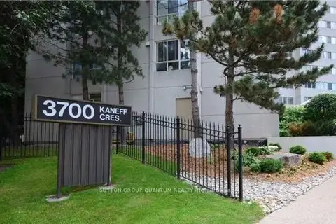 3700 Kaneff Crescent 808