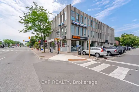 230 Lakeshore Road E Corner