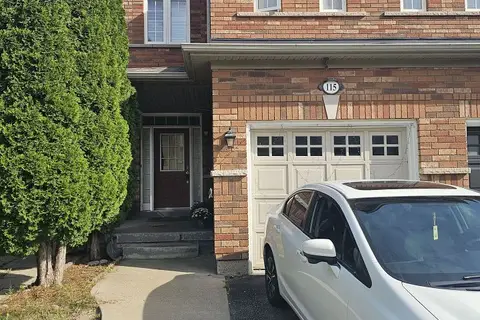 115 Nathaniel Crescent