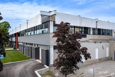 75 Dufflaw Road 203A